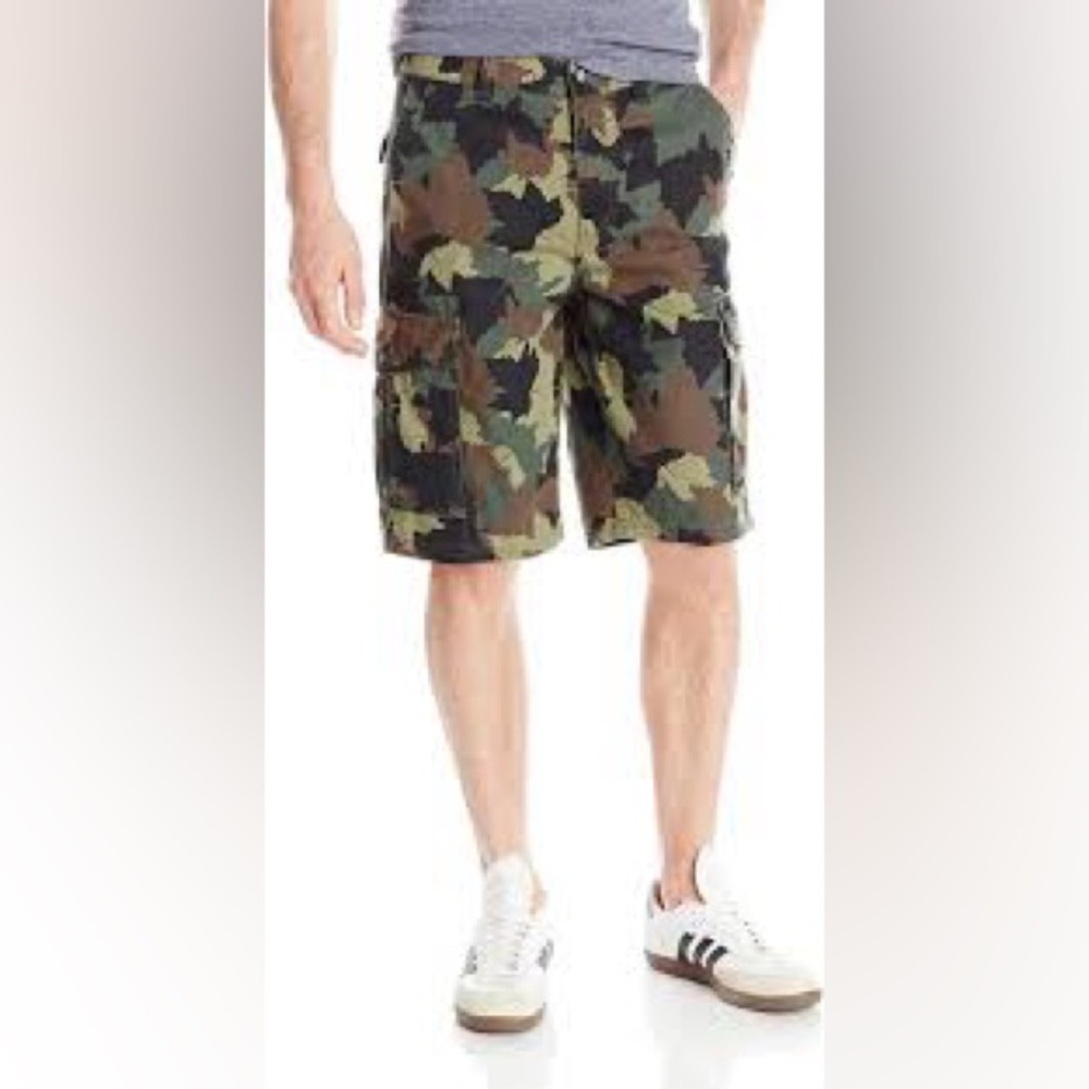 LRG Men's 32 Ripstop Cargo Camo Short Y2k